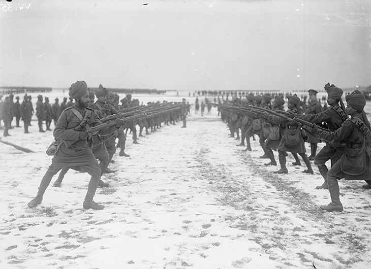 Bayonet practice © IWM